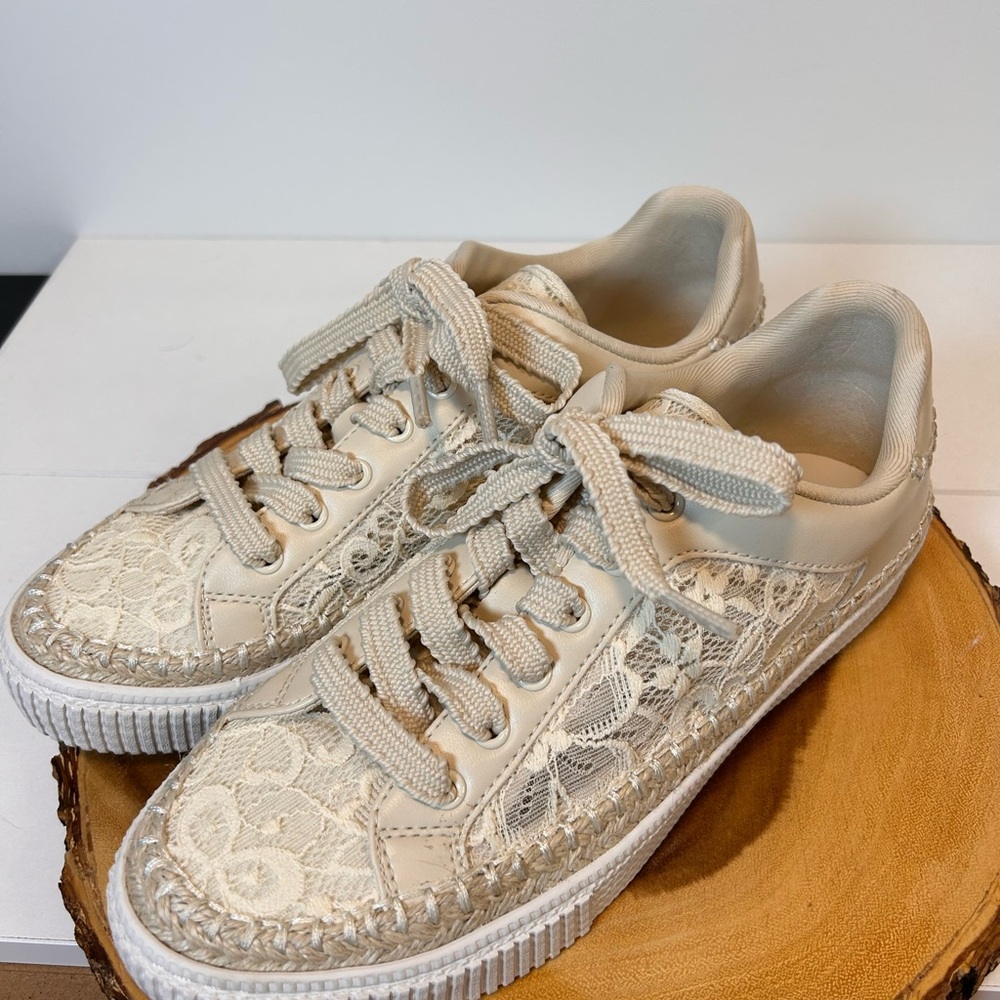 Marc Fisher Spryng Platform Sporty Chic sneakers‎ lace design Women’s Size 9